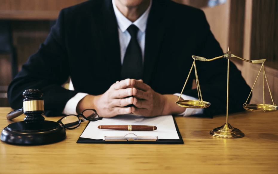 Apoyo en leyes nacionales adaptado a sus metas.